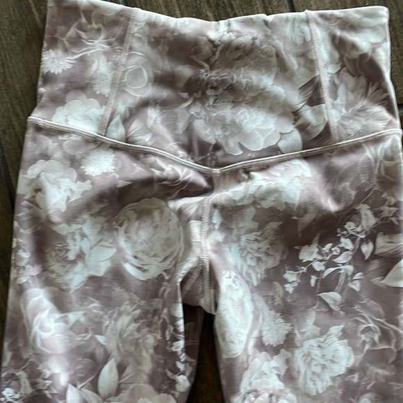 Athleta Elation Printed Tight in Antoinette Velvety Pink Size Small - Picture 10 of 12